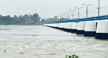 পানি বৃদ্ধি পাওয়ায় খুলে দেওয়া হলো তিস্তা ব্যারেজের ৪৪ জলকপাট