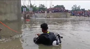 দিনাজপুরে বেলান নদীর রাবারড্যাম হতে পড়ে  দু'জন নিখোঁজ 