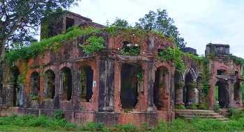 কালের সাক্ষী  বিরামপুরে রখুনিকান্ত জমিদারবাড়ি